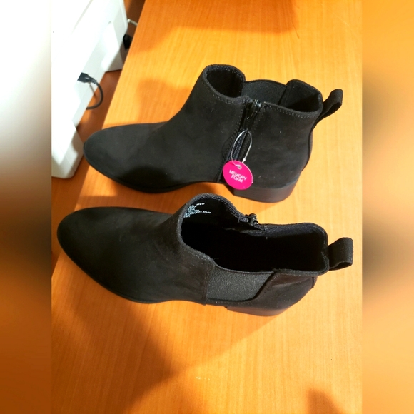 Memory Foam Women Boots Color Black Size 6.5 - Picture 2 of 5